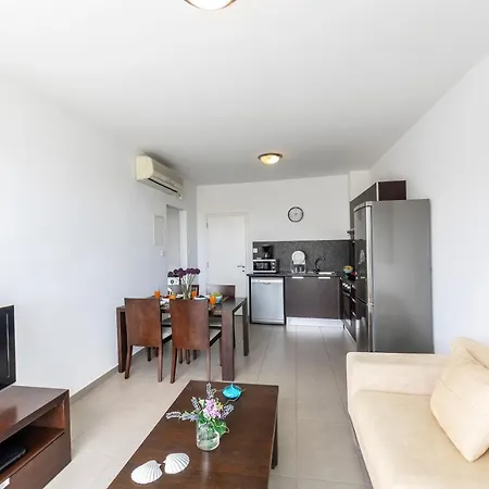 Coralli By Fig Tree Bay