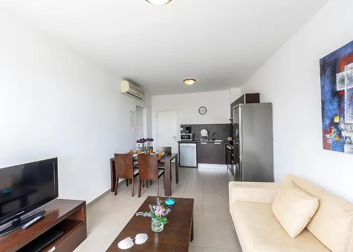 Coralli By Fig Tree Bay