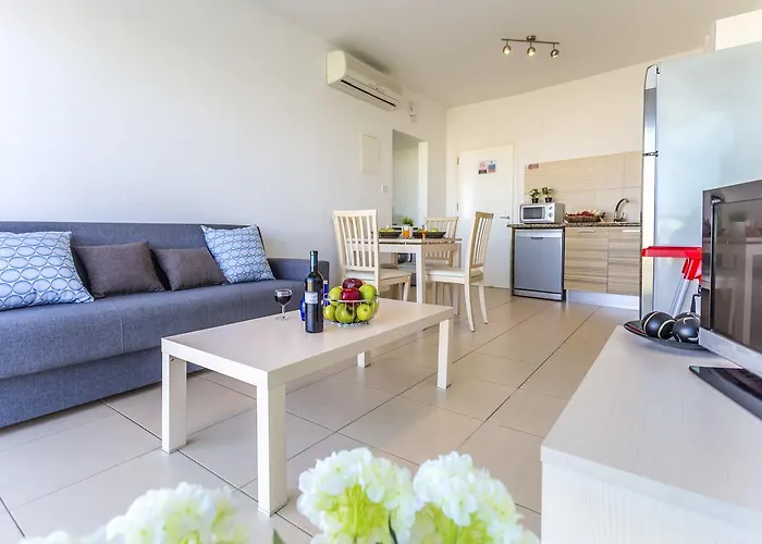 Coralli By Fig Tree Bay *