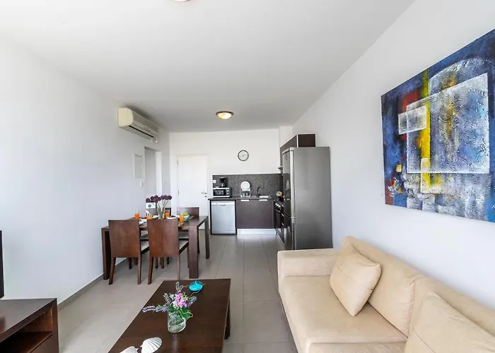 Coralli By Fig Tree Bay פרוטאראס