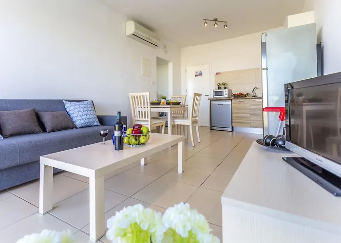 Coralli By Fig Tree Bay פרוטאראס